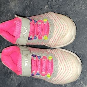 🌼5/$25🌼 Girls Fila sneakers